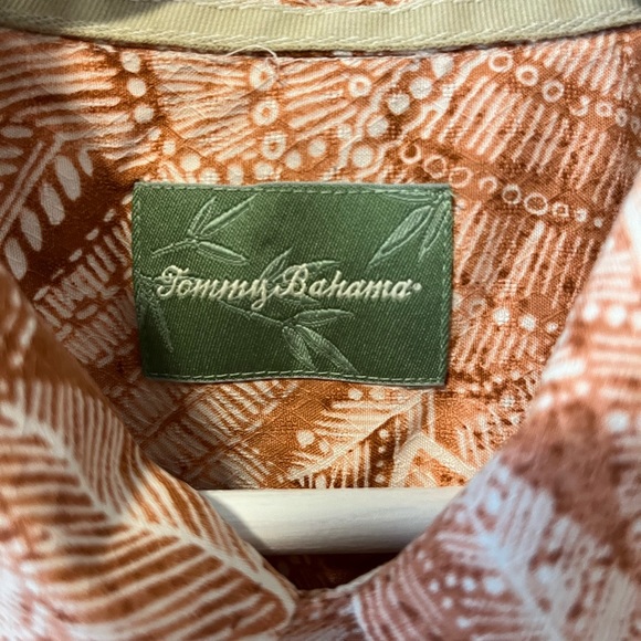 Tommy Bahama Men’s Floral Button Up Short Sleeve M 100% Silk Burnt Orange/Salmon - Picture 2 of 7